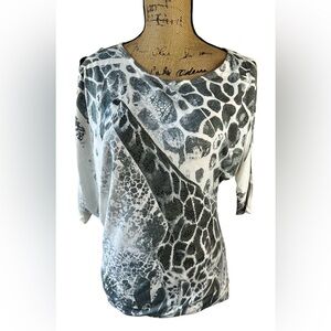 Shasa Cold Shoulder Asymmetric Hem Top